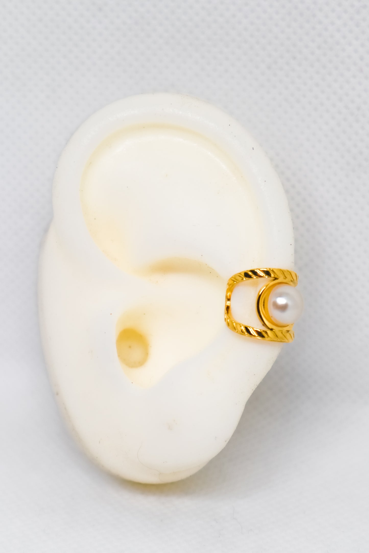Earcuff